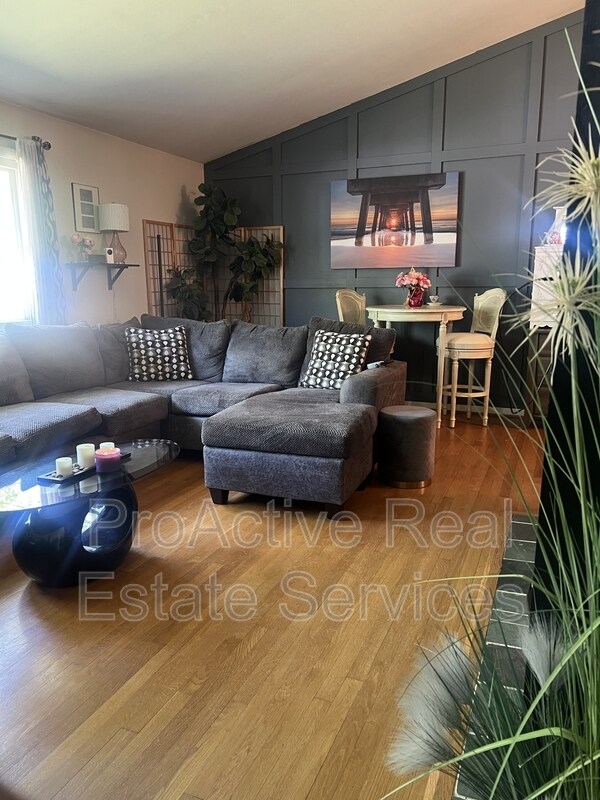 Foto del edificio - 608 Charlton Dr