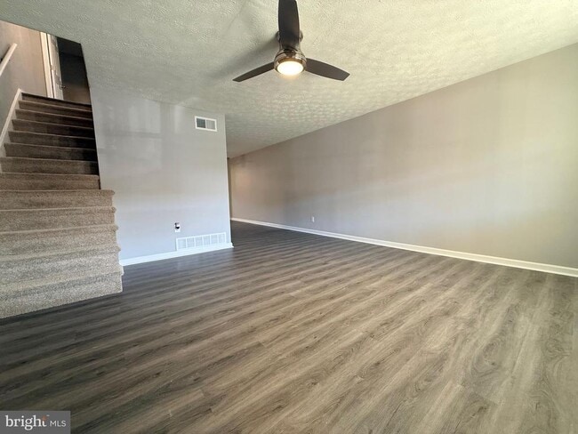 Building Photo - 2021 Kelmore Rd