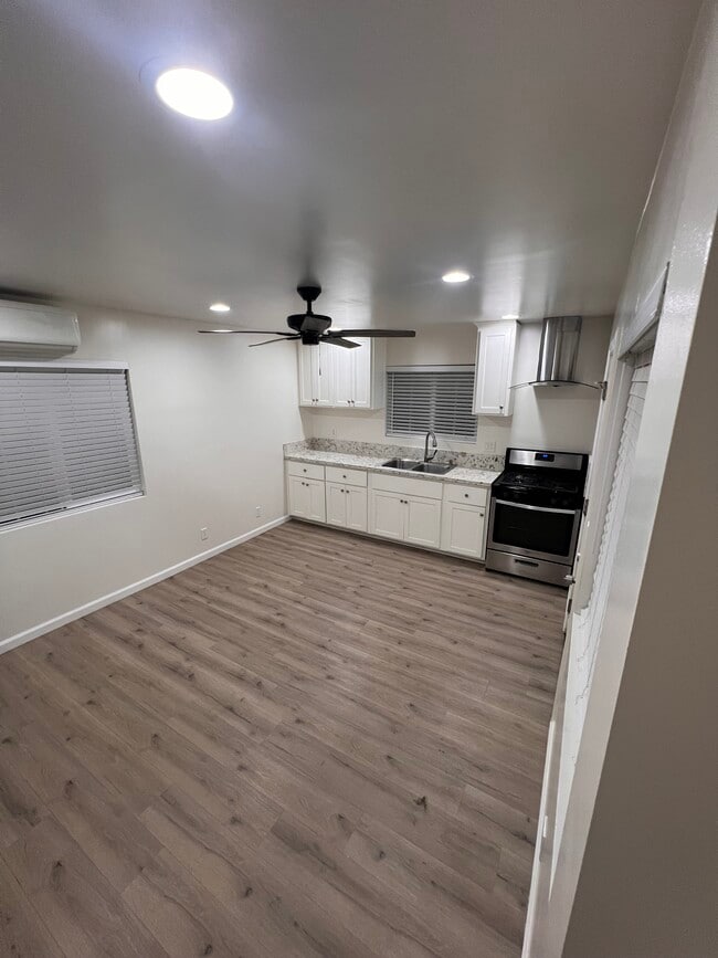 Building Photo - 2019 E Banyan St