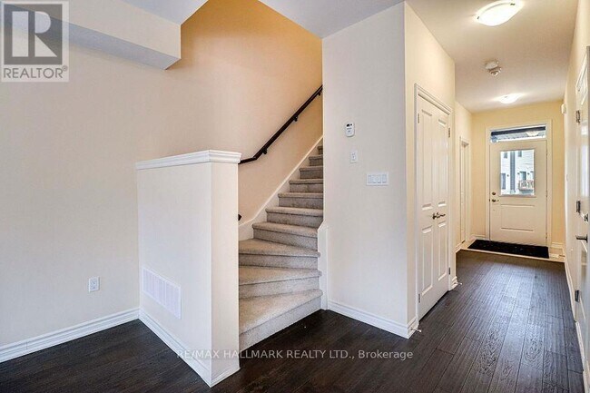 Photo du bâtiment - 151-151 Rosie St