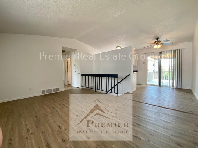 Building Photo - 4960 Wineskin Cir