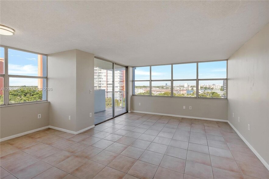 Photo - 1300 NE Miami Gardens Dr Unit 714E
