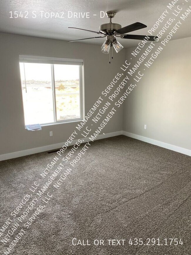 Foto del edificio - 3 Bedroom 2.5 bath Cedar Edge Unit
