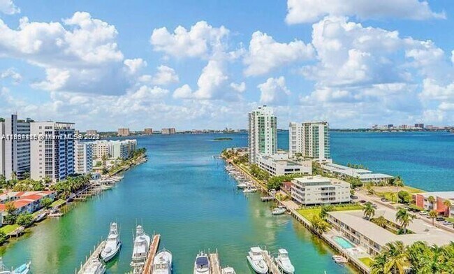Foto del edificio - 1865 79th Street Causeway
