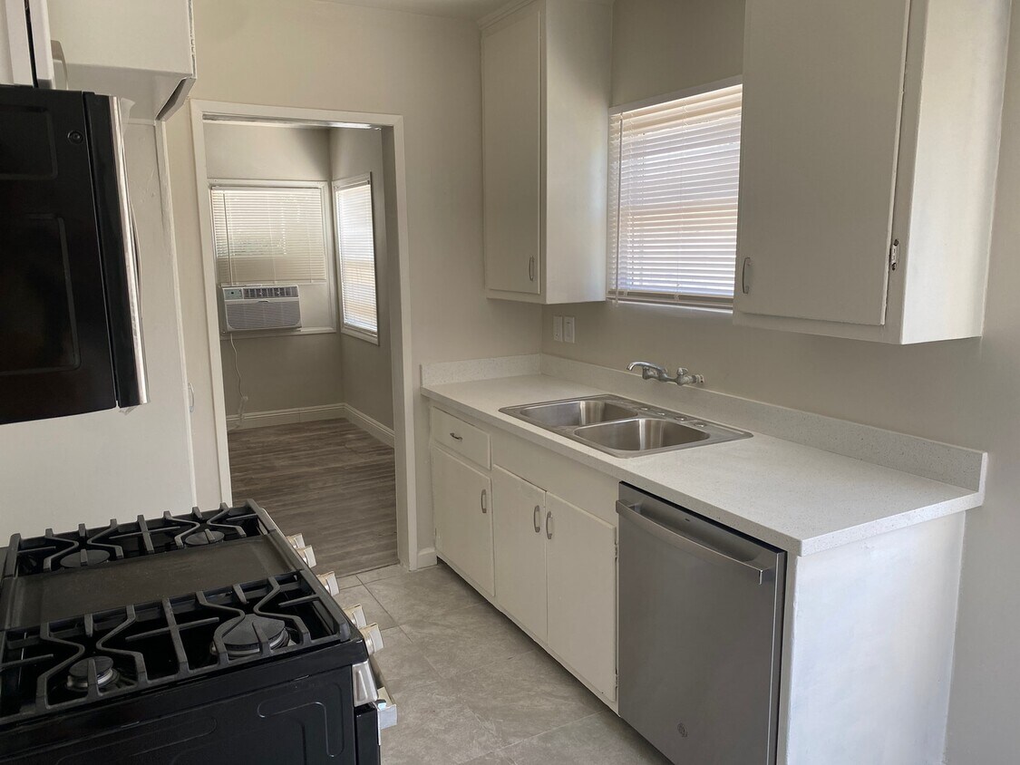 Primary Photo - 7940 Milton Ave, Unit A