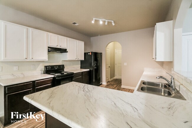 Building Photo - 44 Southwind Cir