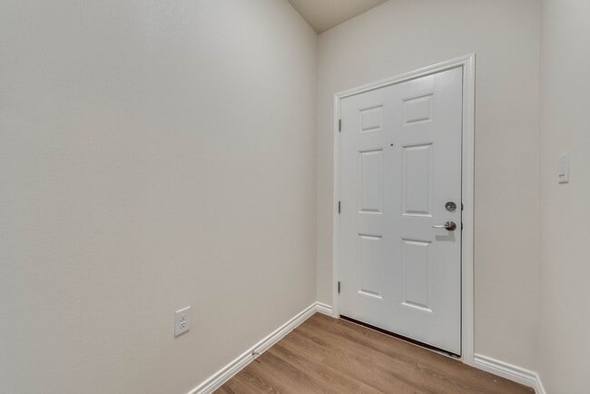 Building Photo - 1405 Bajada St