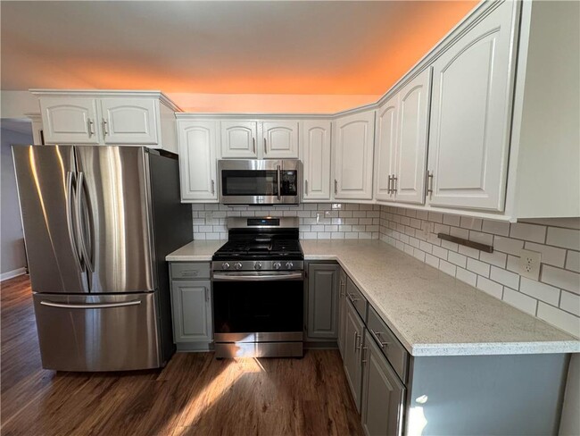 Building Photo - 724 N Muhlenberg St