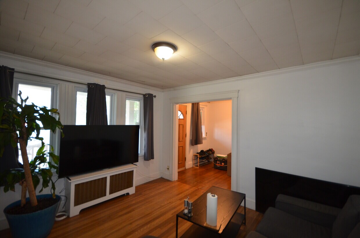 Foto principal - 222 N Harvard St
