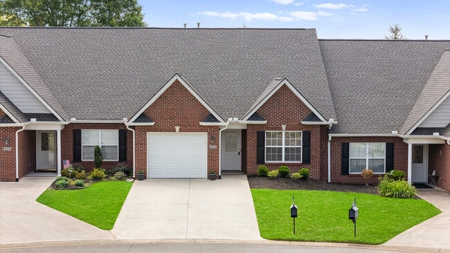 Building Photo - 3504 Oak Villa Way