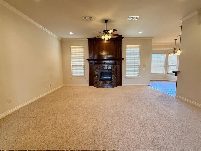 Foto del edificio - 620 Summit Crest Ln