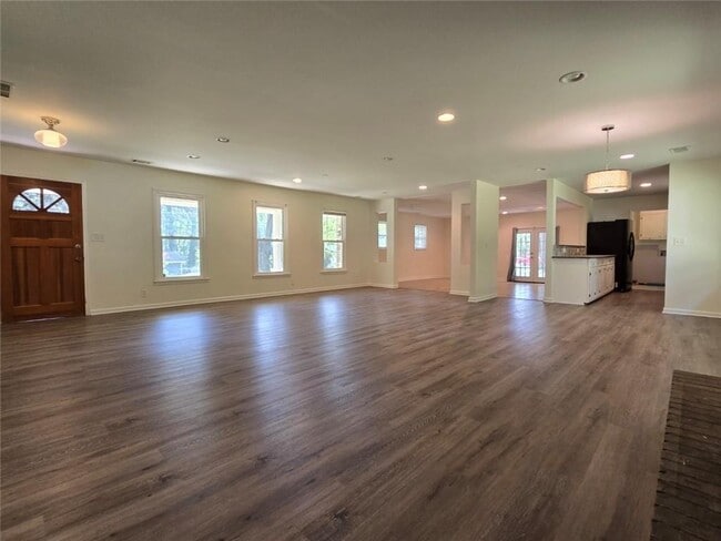 Building Photo - 2729 Lanier Dr