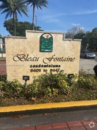 Building Photo - 9425 Fontainebleau Blvd