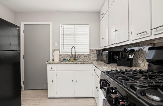 Building Photo - 10339 Joaquin Dr