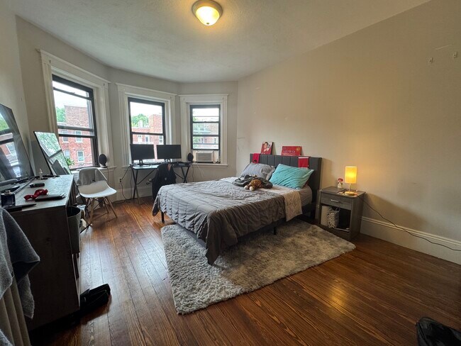 Foto del edificio - 1855 Beacon St