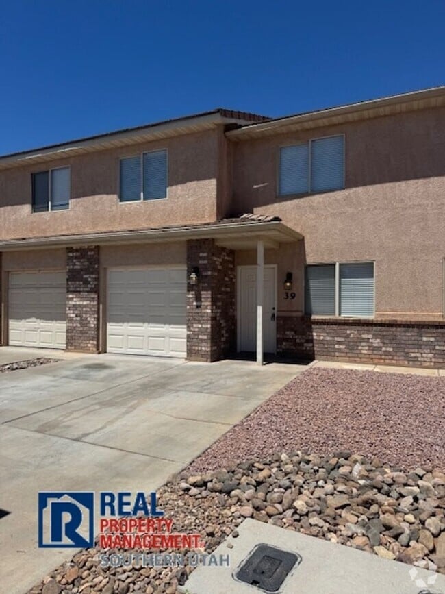 Building Photo - 790 N 2720 E