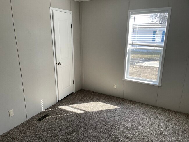 Foto del edificio - 46000 Geddes Rd