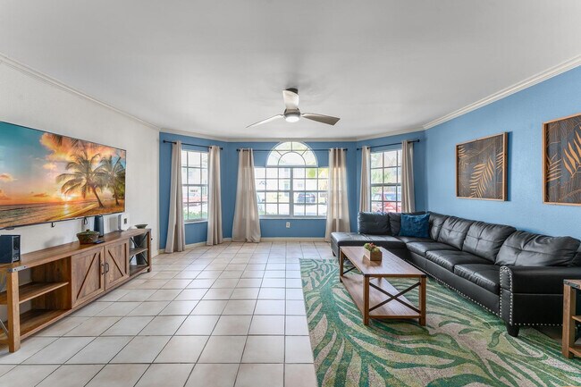 Foto del edificio - 2040 Royal Bay Blvd