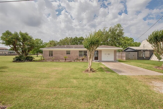 Building Photo - 2569 Cliff Dr