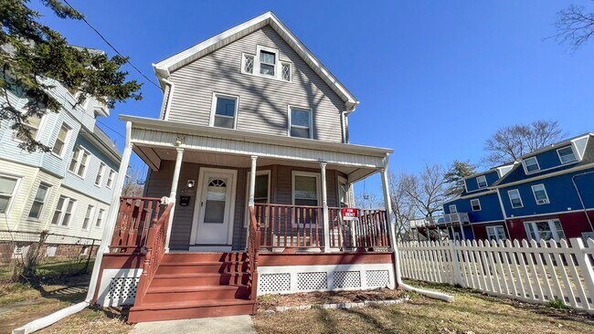 Building Photo - Remodeled Single Family House