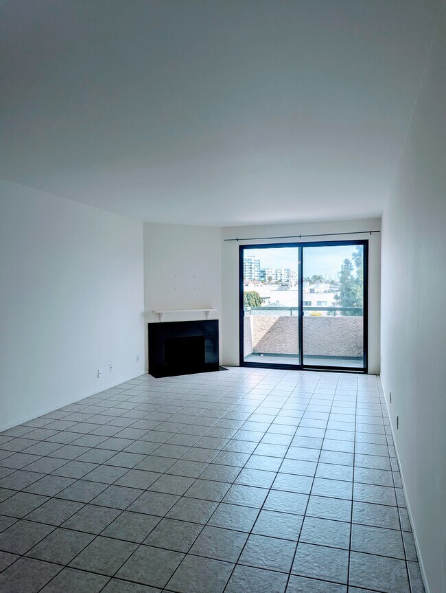 Foto del edificio - 2491 Purdue Ave
