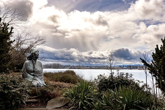 Building Photo - Riverside Townhomes - Waterfront Living in...