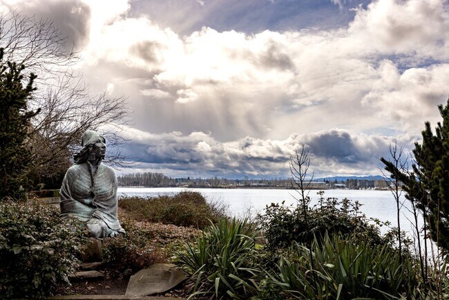 Foto del edificio - Riverside Townhomes - Waterfront Living in...