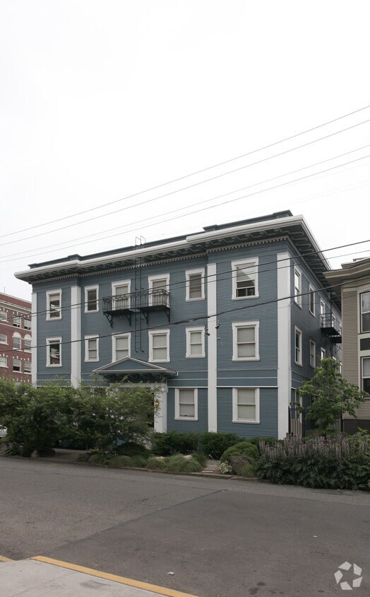 Building Photo - 1703 Harvard Ave
