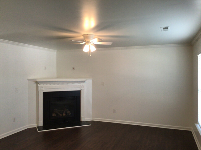 Building Photo - 1438 Pleasant Garden Lane