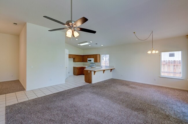 Building Photo - 9326 N Jade Ave