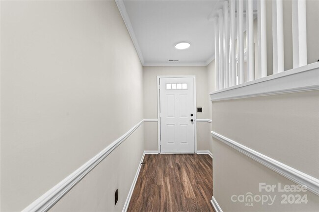 Building Photo - 10212 University Park Ln