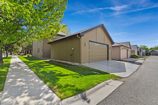 Building Photo - 3003 S Gunnel Ave