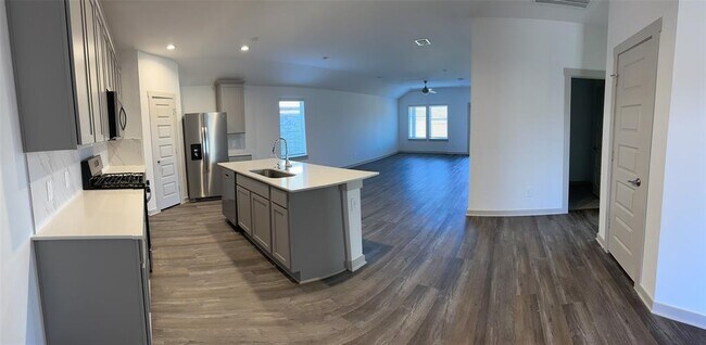 Building Photo - 7315 Lakeway Blf Ln