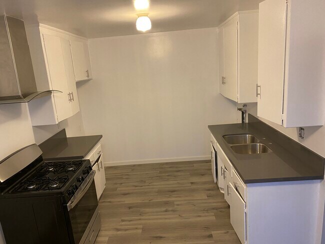 Kitchen - 1234 W 144th St