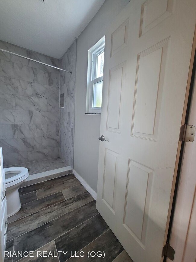 Building Photo - 4 br, 3 bath House - 32 LAKE DRIVE