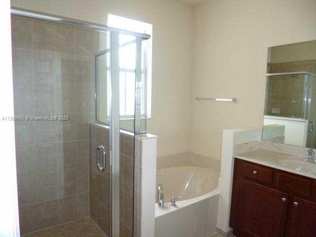 Building Photo - 4750 Sierra Ln