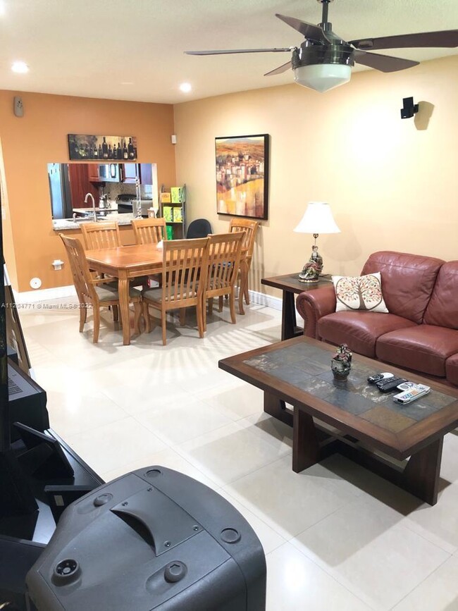 Foto del edificio - 4341 NW 120th Ln