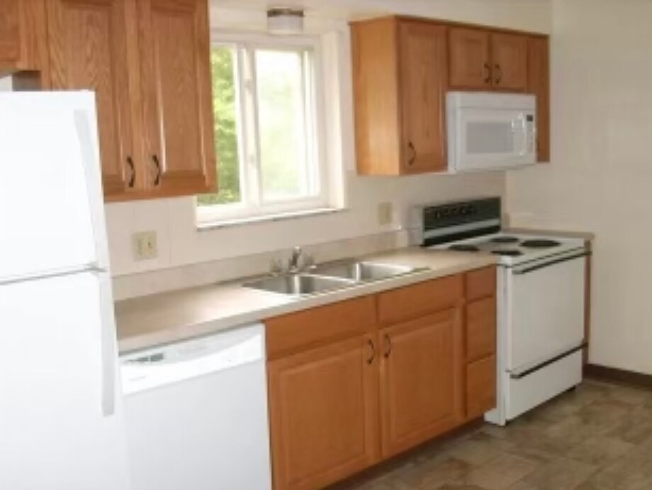 155 Morningside Ct, Weirton, WV 26062 Townhouse for Rent in Weirton