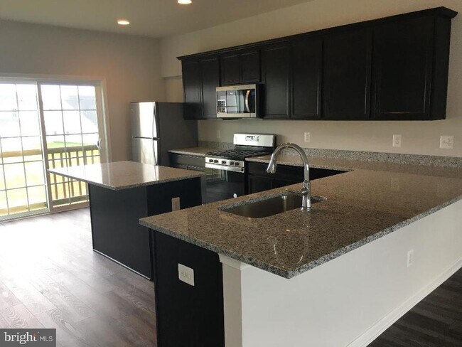 Foto del edificio - 145 Jewel Box Dr