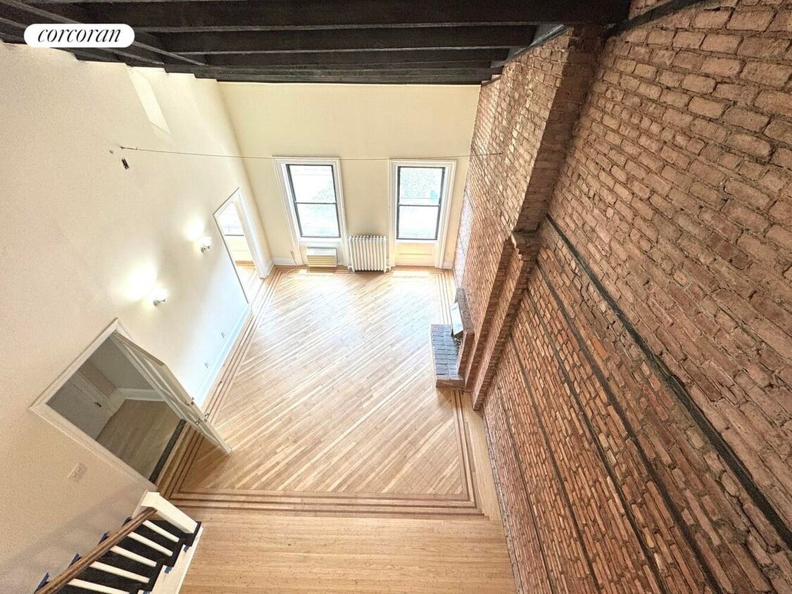 Primary Photo - 331 W 18th St