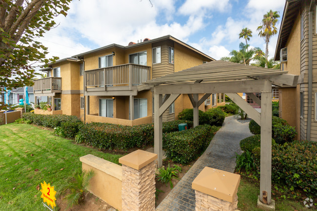 Building Photo - Elan Sandcastle Shores