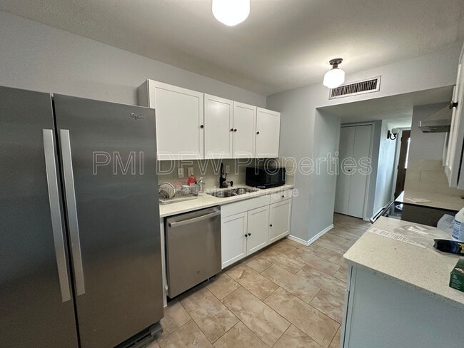 Foto del edificio - 417 Sandy Knoll Dr
