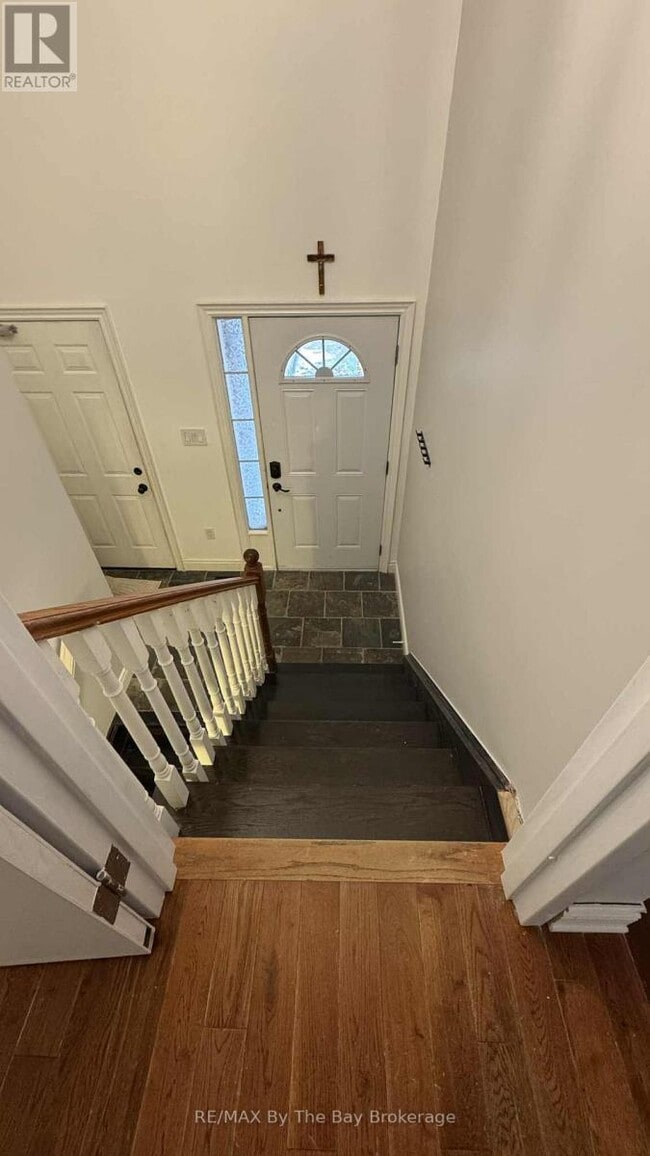 Building Photo - 41 Melrose Ave