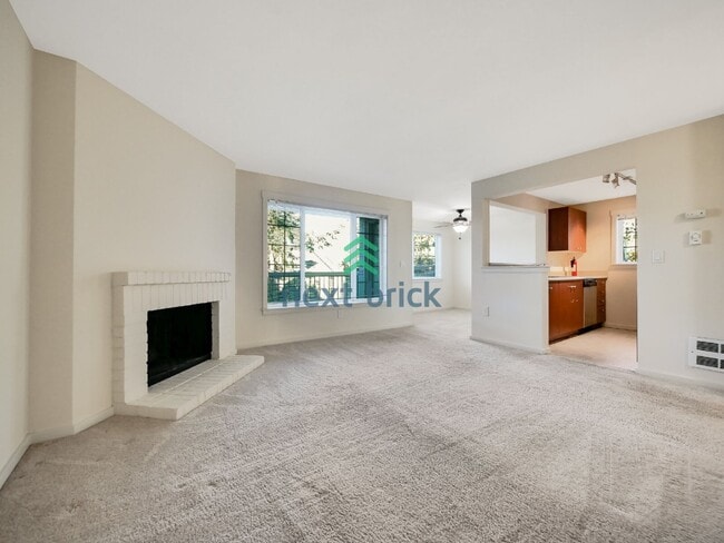 Foto del edificio - 3 Bed and 2 Bath Beautiful Condo is Available for Rent!