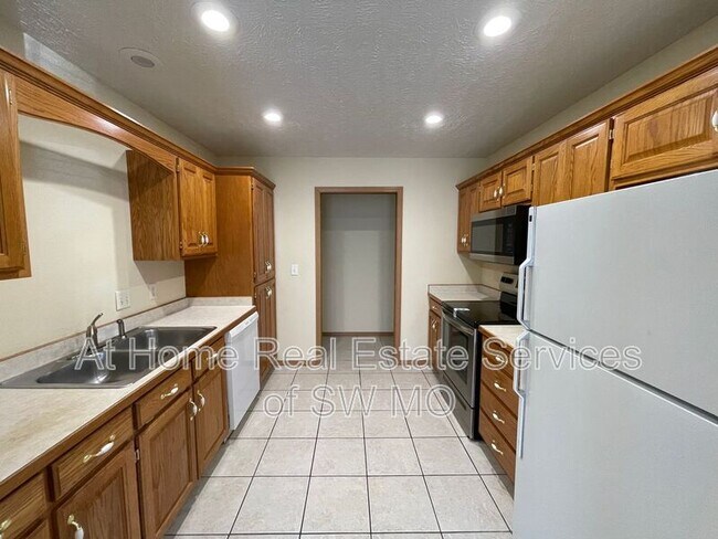 Foto del edificio - 4351 S Farm Rd 125