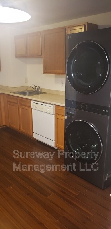 Building Photo - 18 E Main St