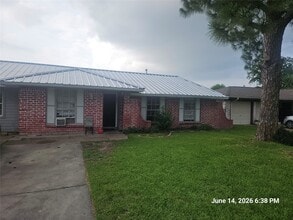 Building Photo - 1534 Tarberry Rd