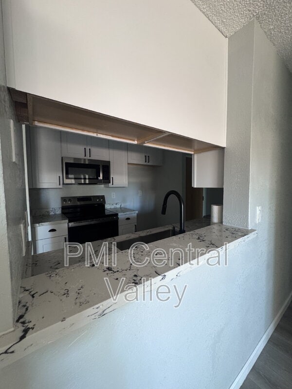 Foto del edificio - 39865 Cedar Blvd