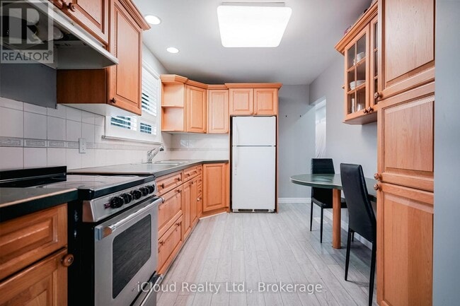 Building Photo - 8 Chandler Dr