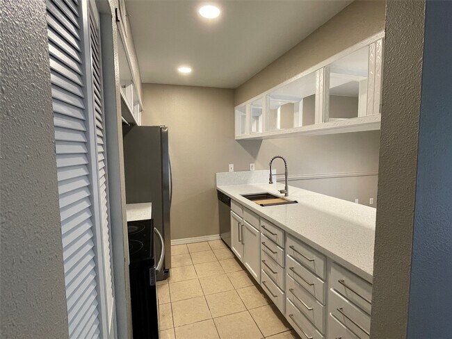 Foto del edificio - 12315 Glenview Dr